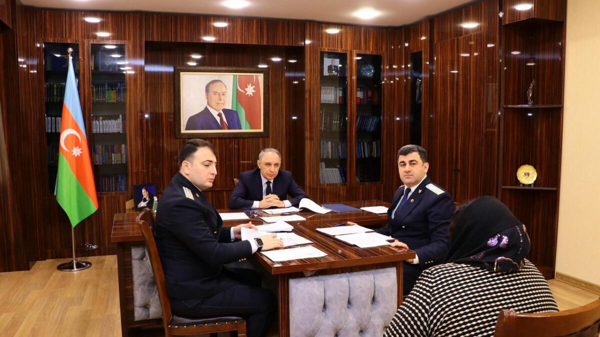 Главный прокурор принял граждан в Имишли