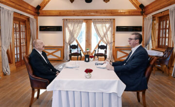 Президенты на неофициальном завтраке – Фото