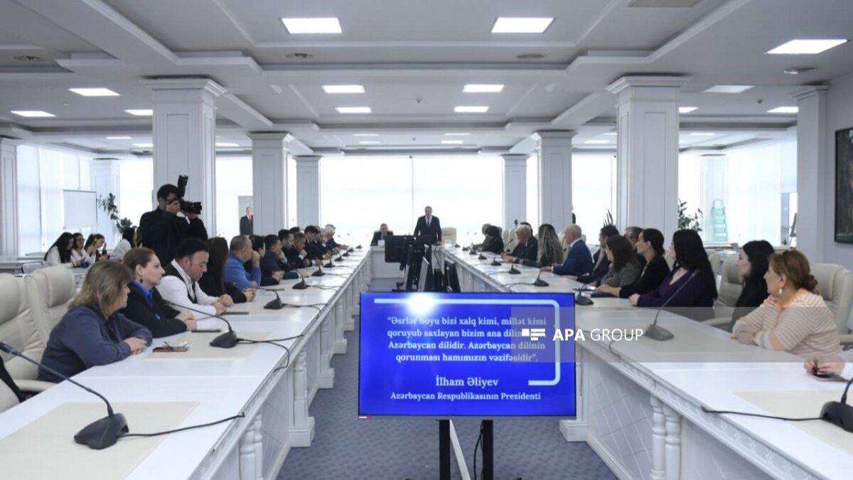 Для лингвистов и представителей СМИ будет учреждена премия – ФОТО