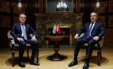 Джейхун Байрамов и Хакан Фидан обсудили атаки иранских дронов на Азербайджан