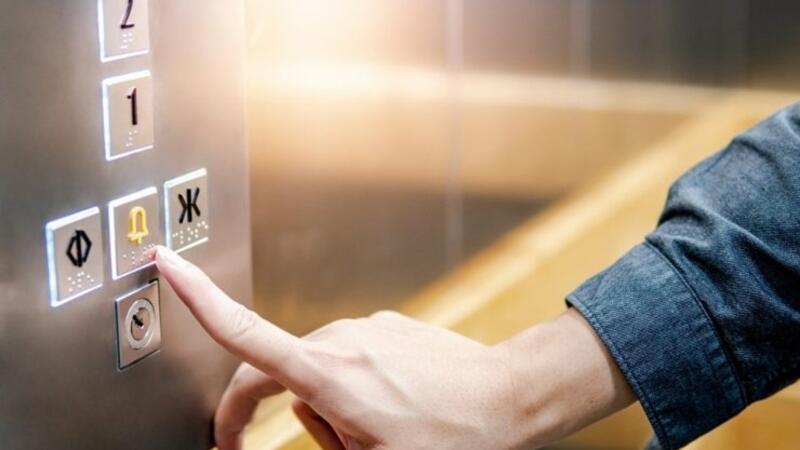 В Бинагади подросток, застрявший в лифте, был спасен – ВИДЕО