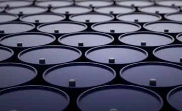 Цена нефти Brent на мировых рынках превысила 93 доллара