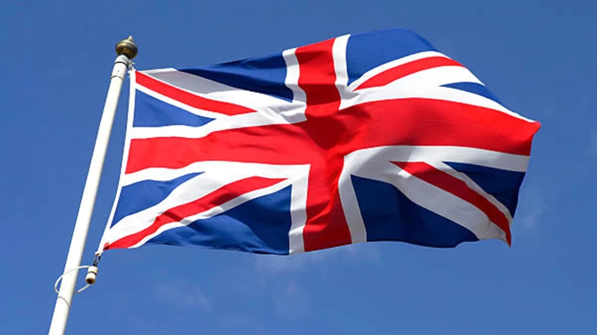 Великобритания заявила о подозрении в нападении на судно в Ормузском проливе