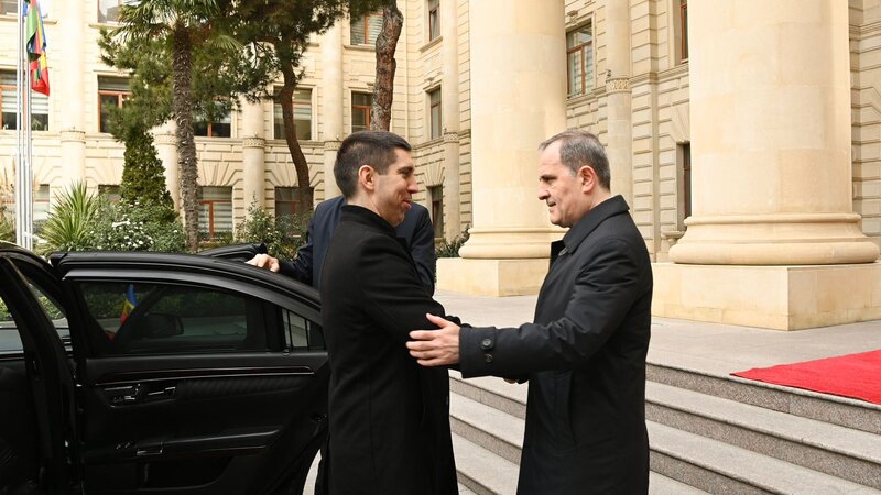 Джейхун Байрамов встретил министра иностранных дел Молдовы