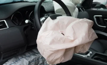 В Агджабеди столкнулись два автомобиля, есть пострадавшие