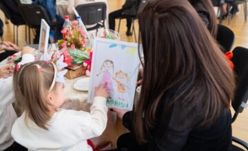Дети, лишенные родительской опеки, встретились со своими матерями, находящимися в заключении