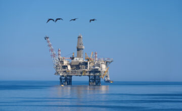 Цена азербайджанской нефти превысила 103 доллара