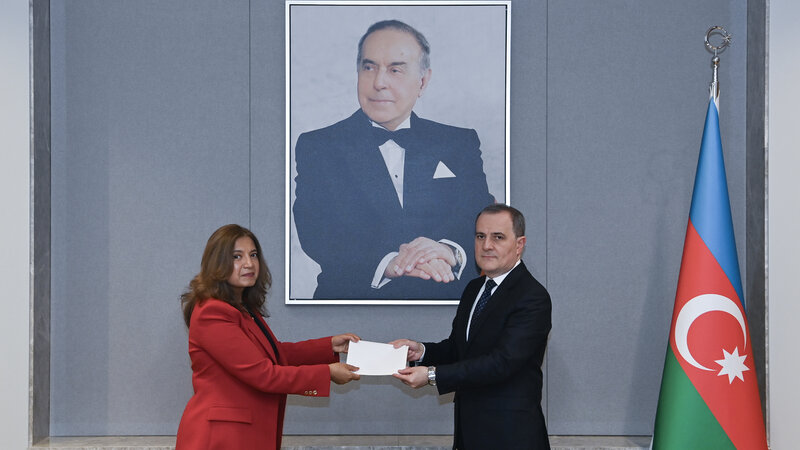 Джейхун Байрамов принял нового посла Колумбии в Азербайджане
