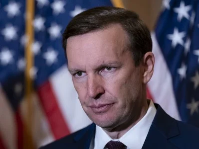 «США позорно и унизительно проигрывают войну с Ираном» – Сенатор