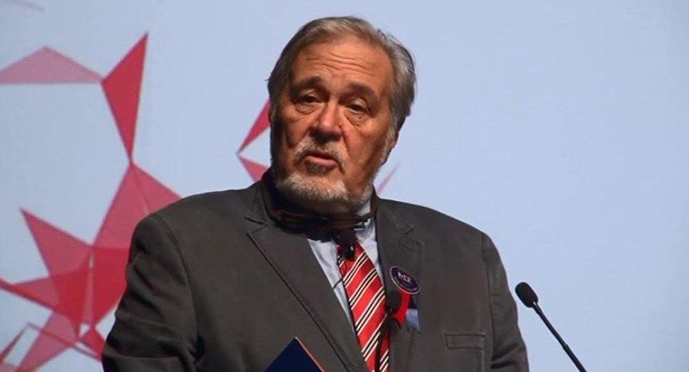 Илбер Ортайлы 5 дней находится в реанимации