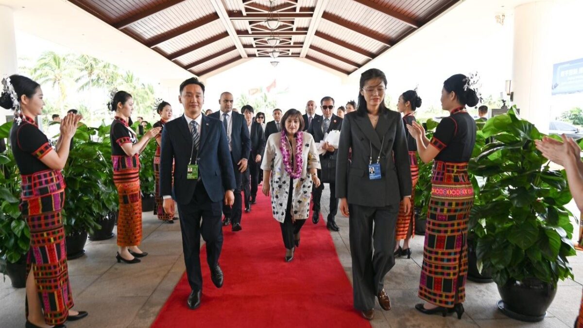 Сахиба Гафарова посетила Китай