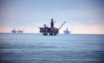 Цена азербайджанской нефти превысила 124 доллара