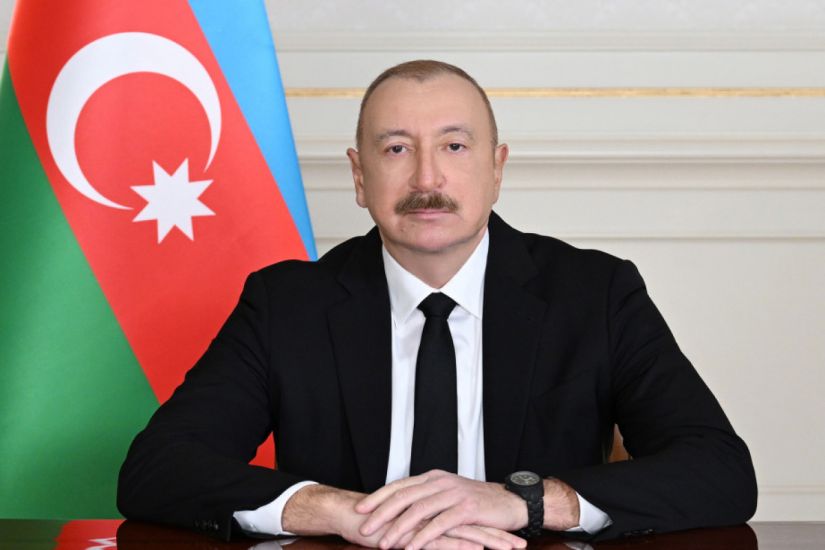 Президент подписал некролог в связи со смертью Расима Балаева