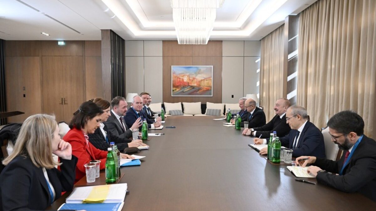 Президент принял комиссара Европейской Комиссии по вопросам энергетики и жилищной политики
