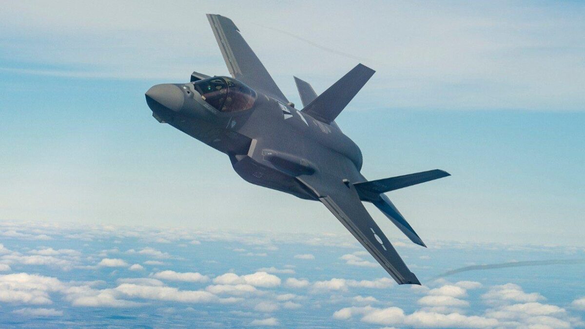 Израиль сбил иранский истребитель F-35-м в небе над Тегераном
