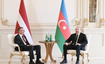 Состоялась встреча Президента Ильхама Алиева с Президентом Латвии один на один