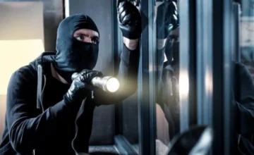 В Баку украден мобильный телефон стоимостью 12000 манатов