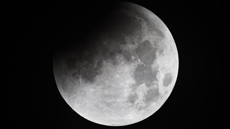 Китай обнаружил на Луне два новых минерала