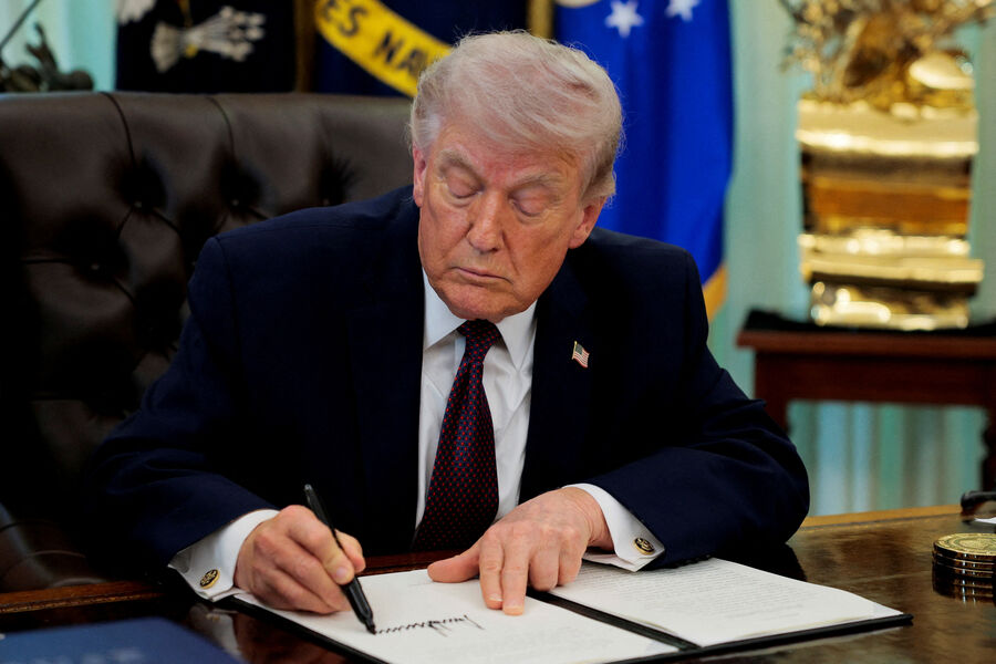 Армия США призвала не подчиняться приказу Трампа