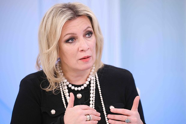 Захарова назвала Зеленского невеждой