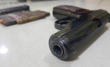 За минувшие сутки обнаружено 3 незаконно хранящихся пистолета и 5 ружей