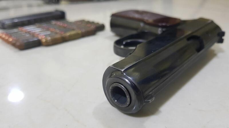 За минувшие сутки обнаружено 3 незаконно хранящихся пистолета и 5 ружей