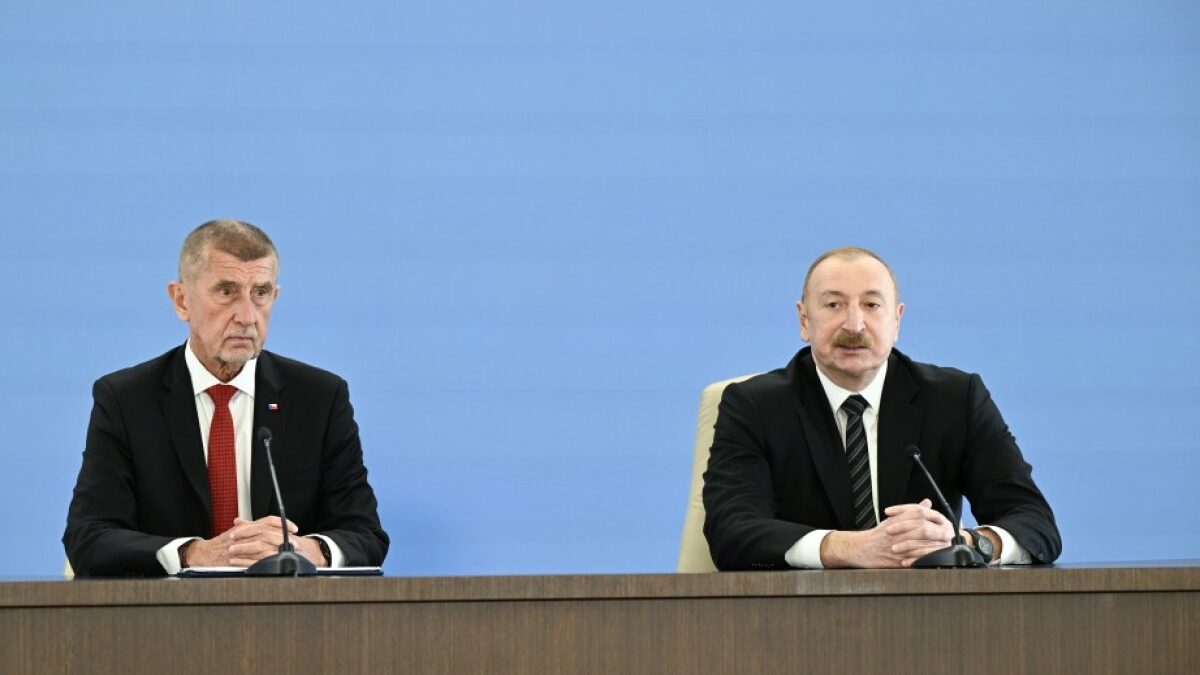 Президент: Мы активно развиваем сектор возобновляемой энергии, обладающий большим потенциалом в Азербайджане