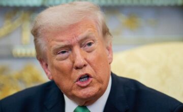Трамп заявил, что переговоры с Ираном продолжаются по телефону
