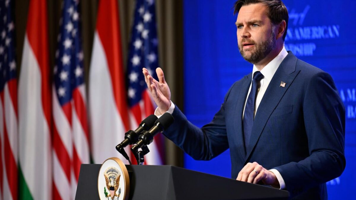 Вице-президент США: «Конфликт в Украине должен быть прекращен»