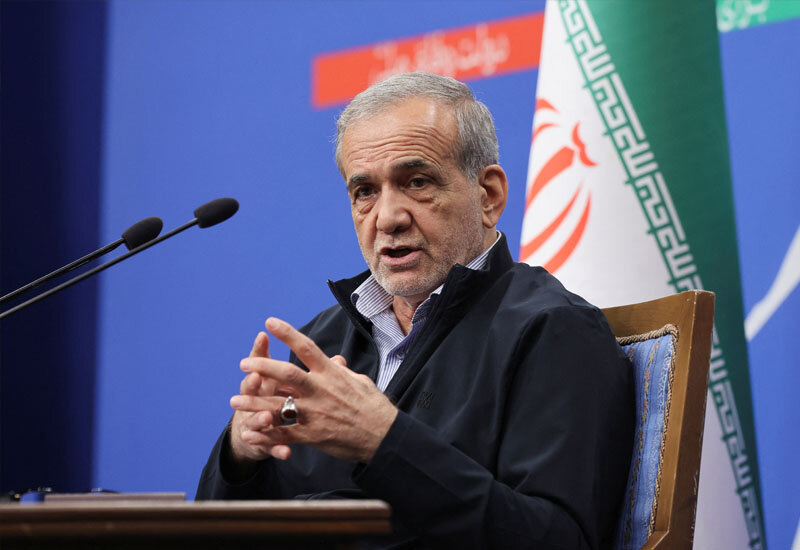 Пезешкиан и Шахбаз Шариф обсудили усилия по прекращению огня