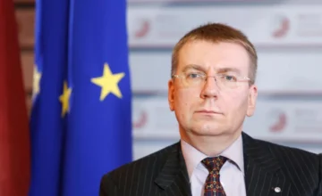 Президент Латвии прибывает в Азербайджан