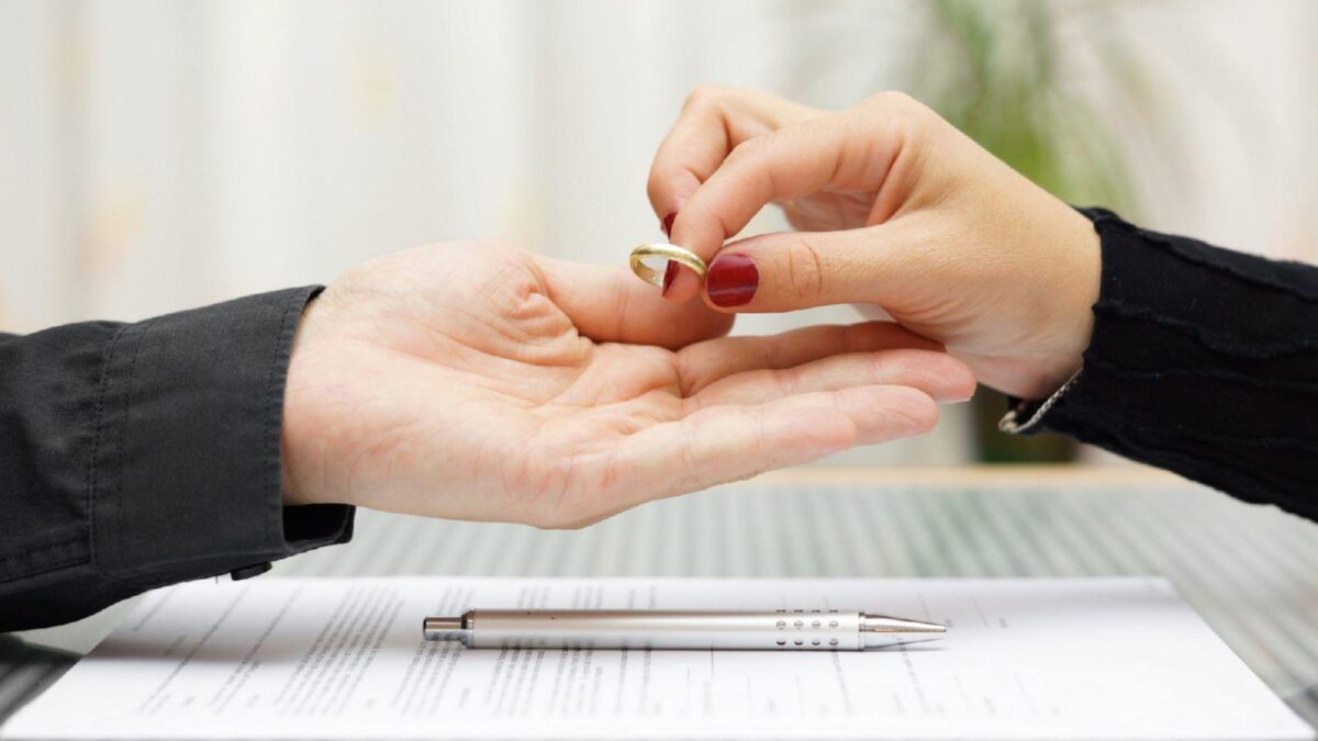 В каких районах семьи распадаются чаще всего? – Статистика