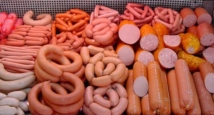 То, что нашли в сосисках из магазина, привело в ужас – ВИДЕО