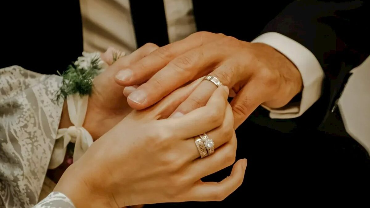 Обнародовано число мужчин в Азербайджане, взявших фамилию жены