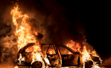 В Ясамальском районе произошел пожар в автомобиле