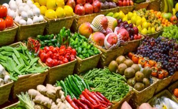 Оборот розничной торговли вырос почти на 4%