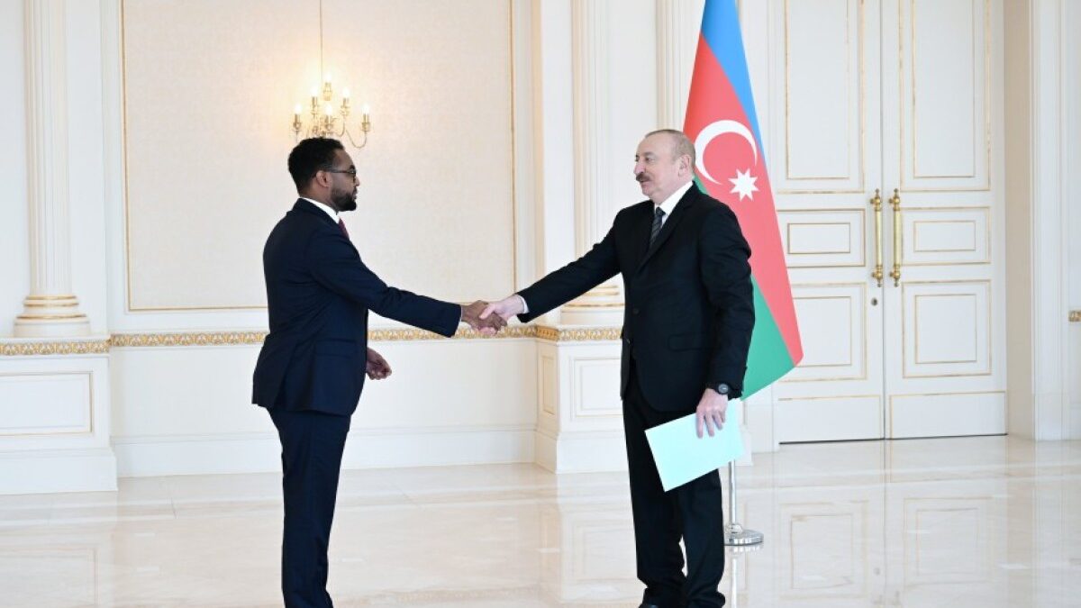 Президент Ильхам Алиев принял нового посла Сомали