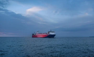 США захватили иранский нефтяной танкер в Индийском океане