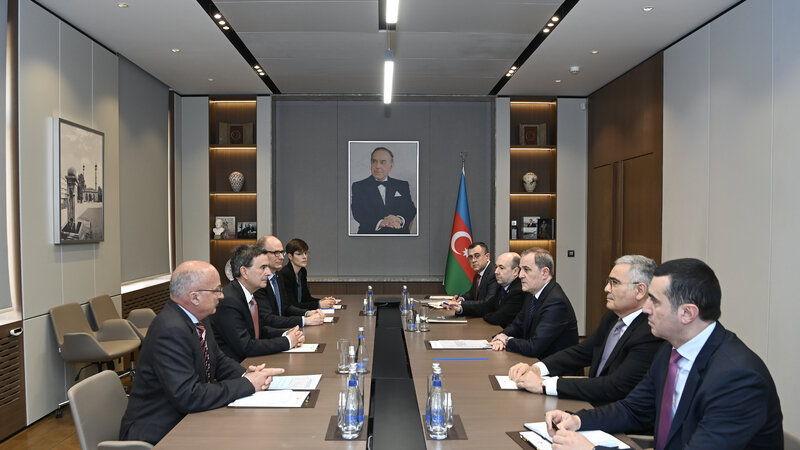 Джейхун Байрамов встретился с заместителем госсекретаря Швейцарии