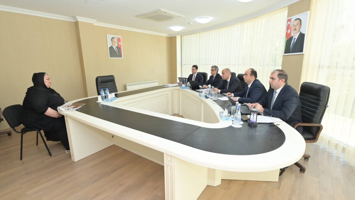 Министр науки и образования принял граждан в Гусаре