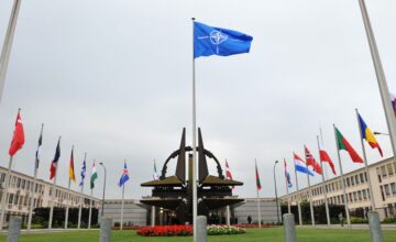 «НАТО — это альянс, который считает Россию врагом» – Кремль