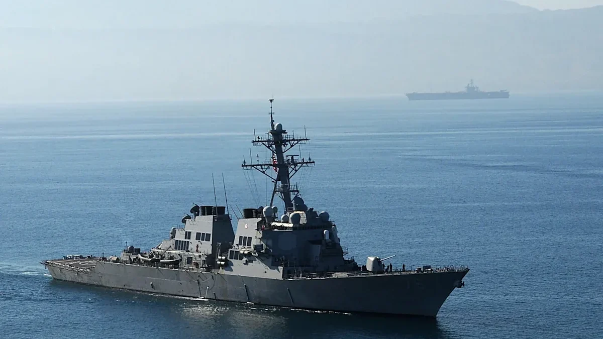 СМИ: На эсминце «USS Higgins» произошел пожар