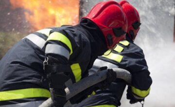 В Баку произошел пожар в жилом доме