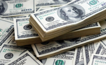Курс доллара поднялся до недельного максимума