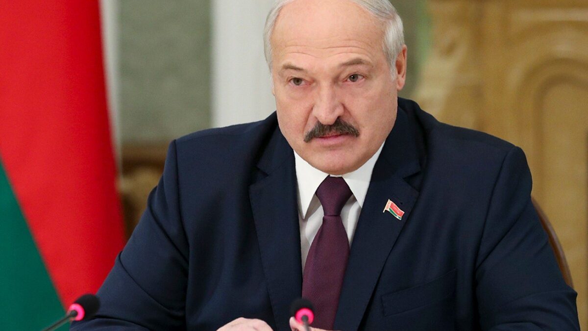 Лукашенко направил поздравление Президенту Ильхаму Алиеву