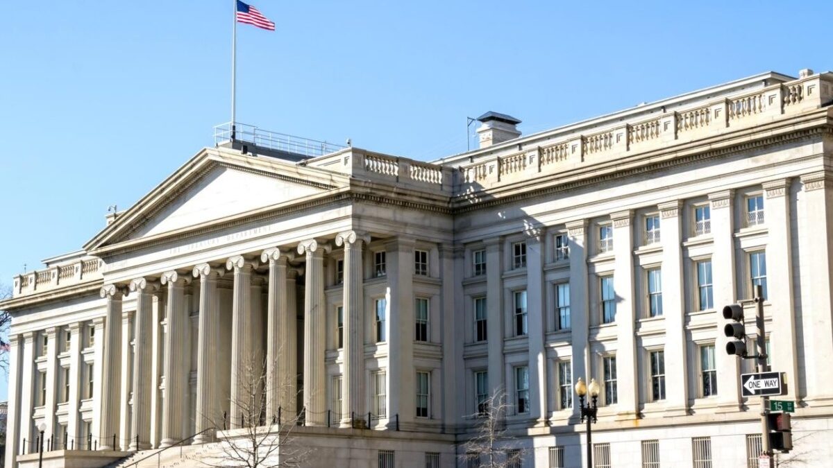 Национальный долг США вырос на 406,5 млрд долларов с начала операции против Ирана