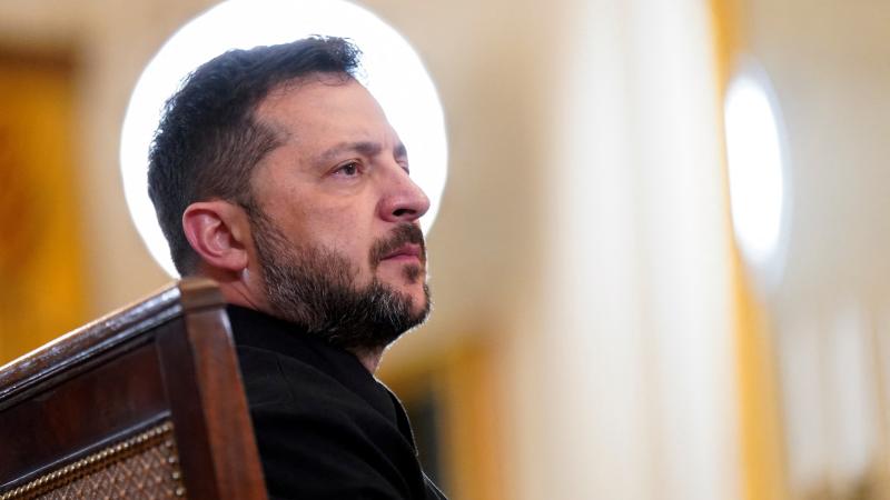 Зеленский объявил о временном прекращении огня с 6 мая