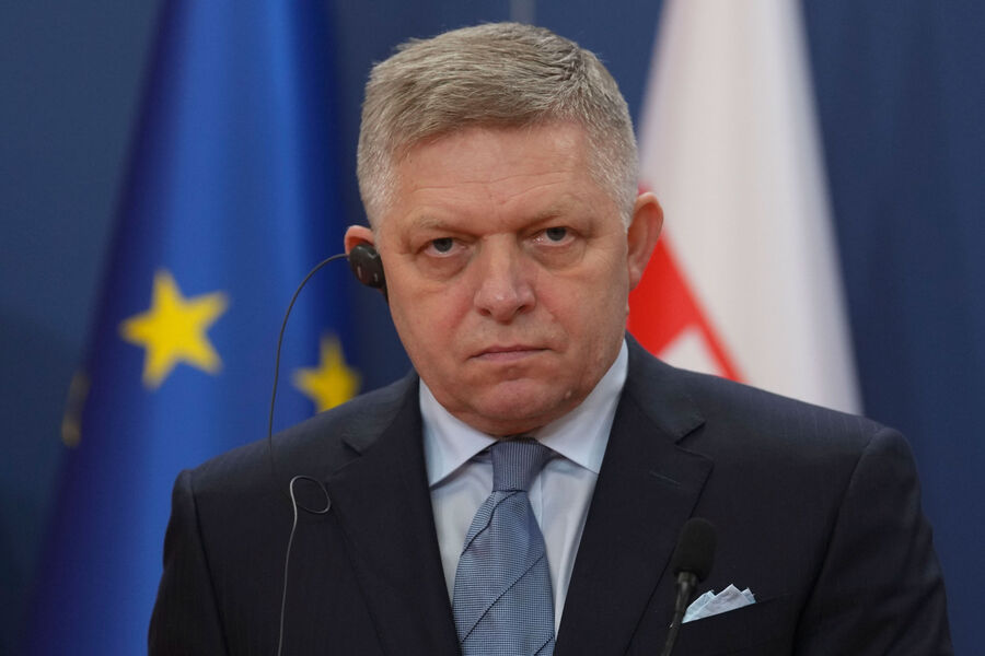 Фицо объявил, что не будет участвовать в параде Победы в Москве