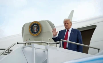 Визит Трампа в Китай начался
