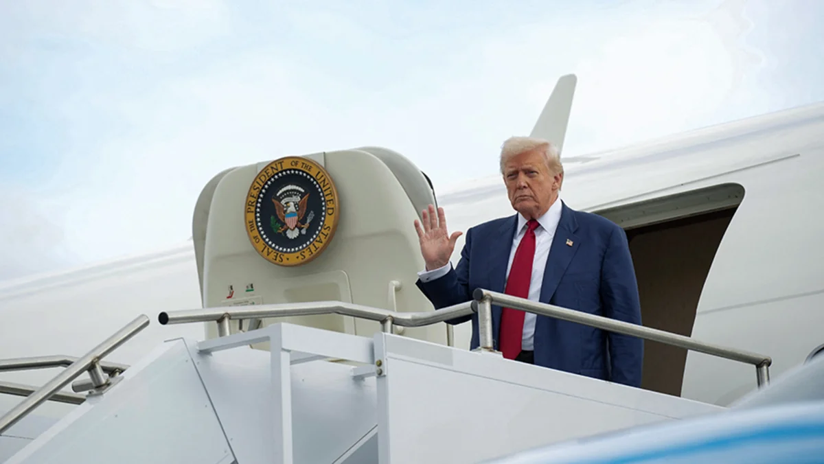 Визит Трампа в Китай начался